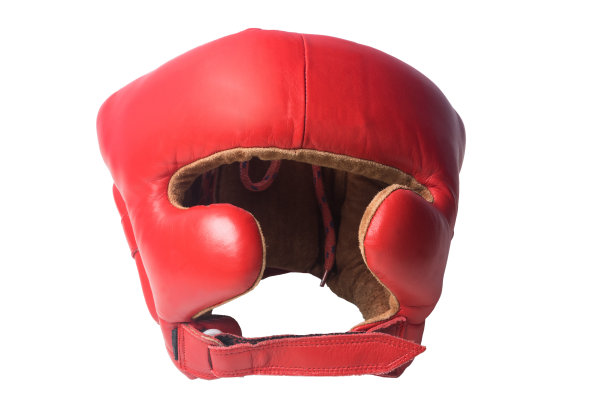 保护红色头盔为武术孤立在一个白色的背景，正面的观点图片下载