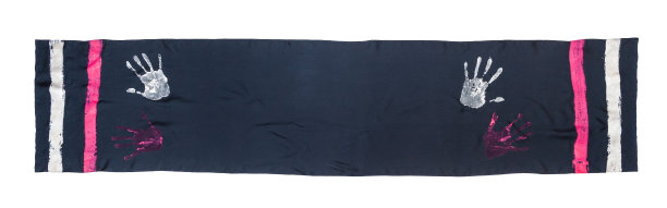 黑色围巾和手绘手印隔离图片下载