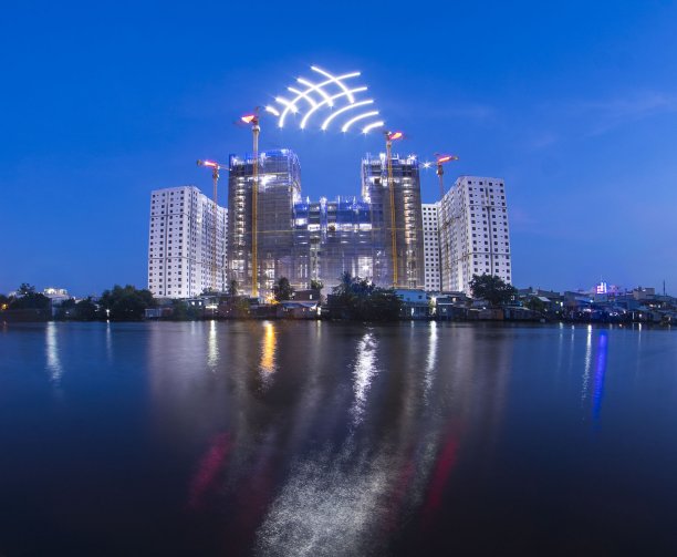 风景照片:夜间建筑工地(越南)图片下载