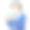 一位手里拿着智能手机的资深女性图片下载