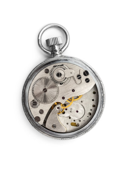 怀表与开放机制在白色。发条。图片下载