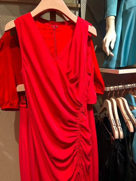 商场里女性服装的照片图片下载