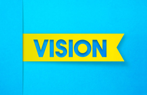 蓝色背景上的黄色标签贴纸。视觉概念。图片下载