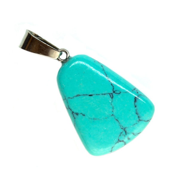 微距照片吊坠由天然石材孤立在白色背景图片下载