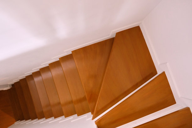 楼梯上的俯视图照片图片下载