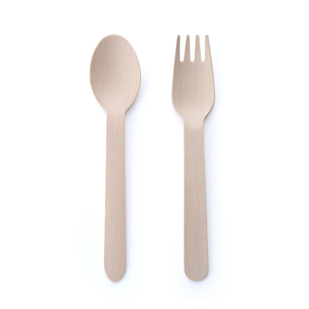 空白木勺和叉子模型孤立的白色背景。清洁的一次性餐具模型，用于送餐。为模板清理厨房用具。野餐用环保餐具。图片下载