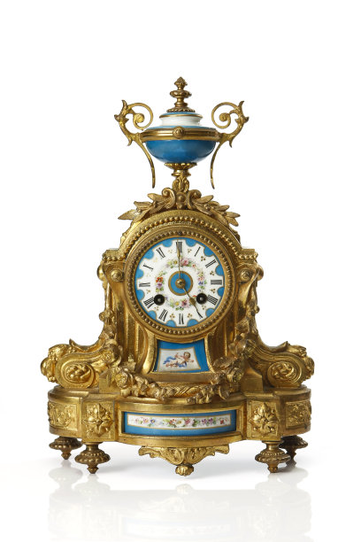 18世纪古董桌上时钟图片下载