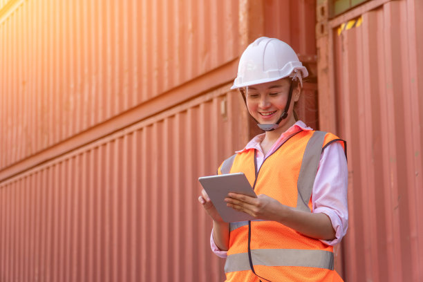 物流工业集装箱堆场。图片下载