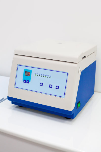 离心机用于血液工作图片下载