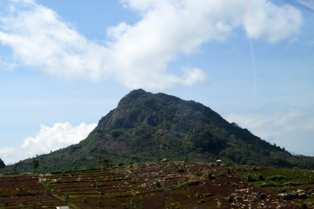伟大的火山岩山图片下载