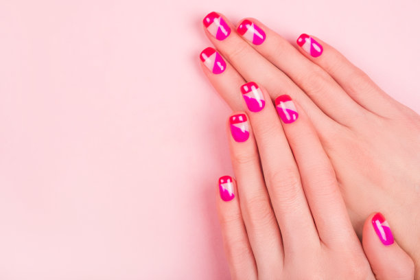 明亮的美甲设计图片下载