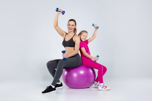 运动女性和做运动的好女孩图片下载