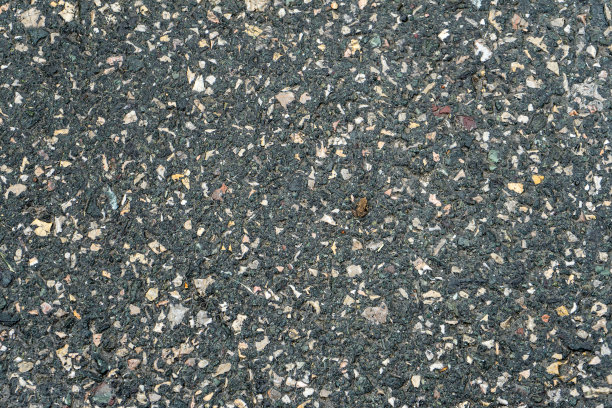 雨天，混凝土上的小青蛙图片下载