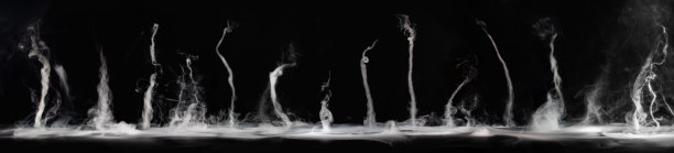 黑色背景上的抽象烟雾。孤立的图片下载