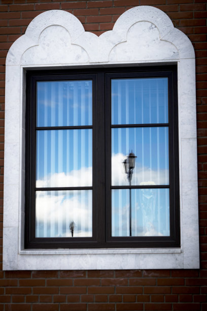 窗户上的倒影图片下载