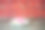 盘子上有两个新鲜的粉色甜甜圈。特写镜头。图片下载