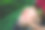 男足球运动员在场上膝盖受伤。图片下载