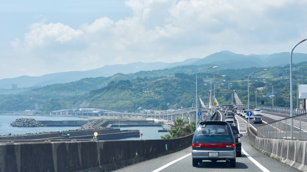 暑假期间高速公路造成交通堵塞图片下载