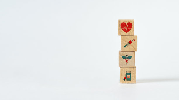 带有医疗保健符号的木块图片下载