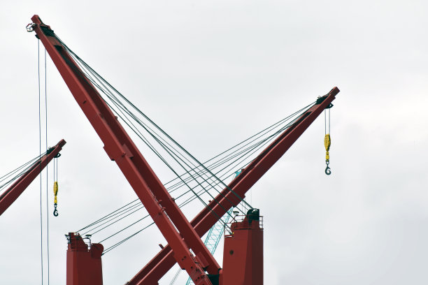 码头上忙碌的一天图片下载