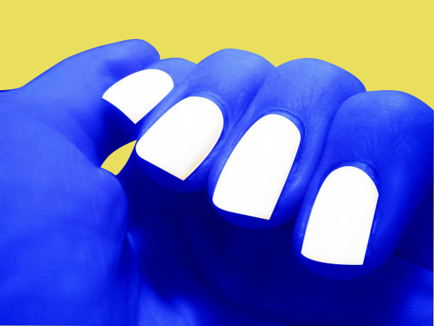 蓝色的手和白色的指甲在黄色的背景海报。图片下载