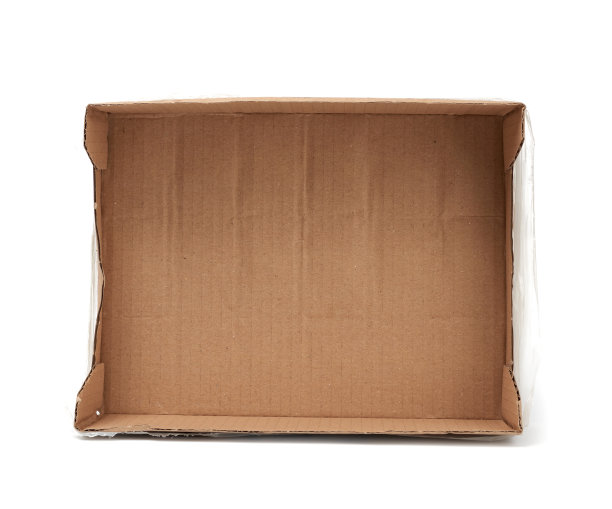 空的长方形棕色硬纸板盒与透明玻璃纸用于运输瓶子图片下载