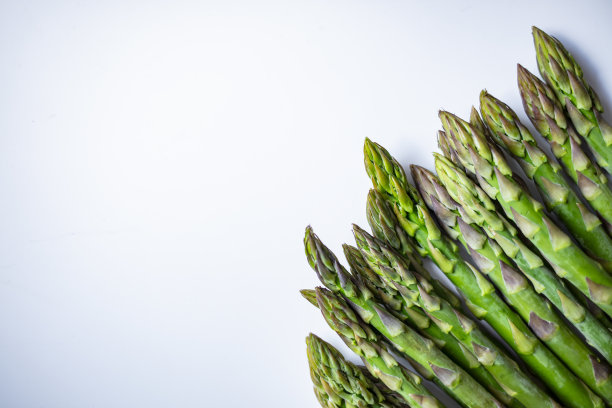 新鲜的芦笋。图片下载