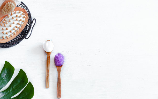 背景温泉组成的身体护理在一个轻木制的背景。图片下载