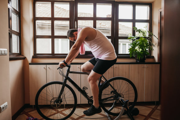 在家锻炼图片下载