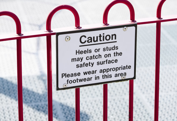 高跟鞋和鞋钉是本地区的安全隐患标志图片下载