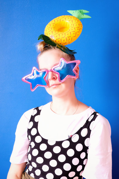 疯女人-冠状病毒时期的隔离生活方式图片下载