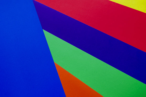 彩虹色的纸特写。图片下载