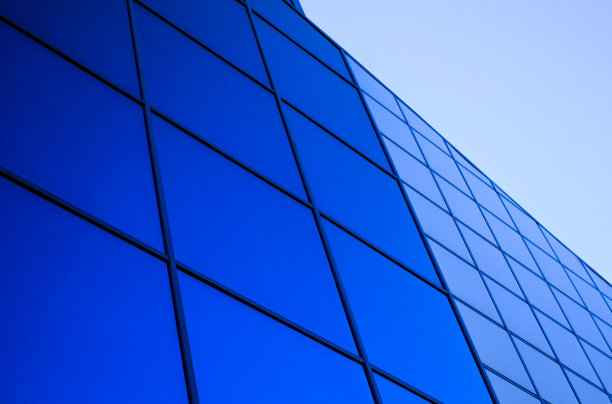 现代建筑。商业、高科技蓝色背景。图片下载