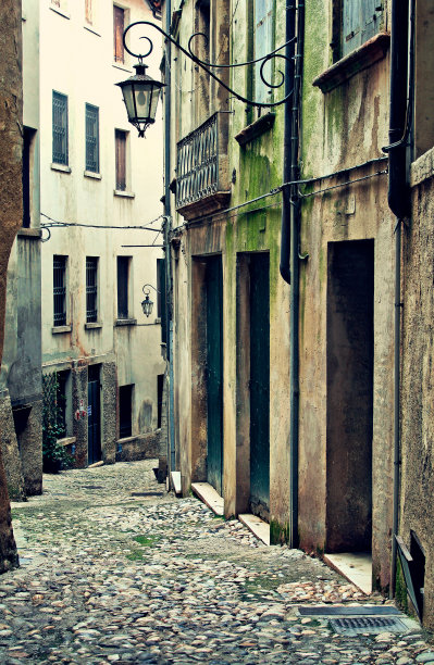 古老的欧洲街道铺路石图片下载