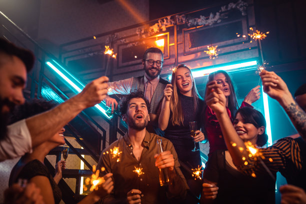 用火花结束他们的一天图片下载