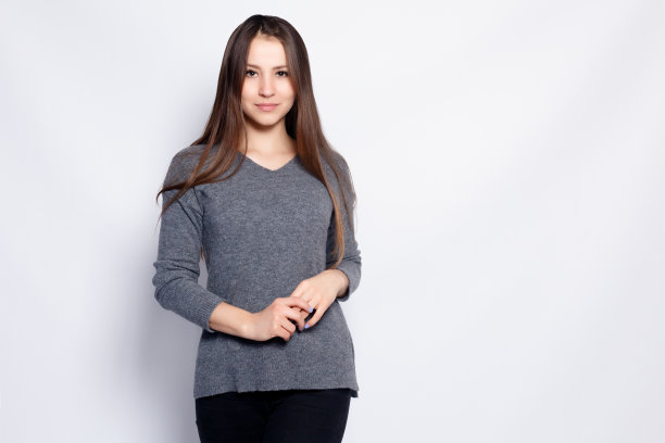 年轻美丽可爱的女孩表现出不同的情绪。图片下载