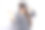 戴着虚拟现实眼镜的女人。工作室拍摄，灰色背景图片下载