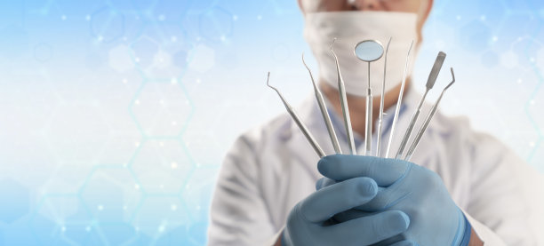 牙医展示牙科设备图片下载