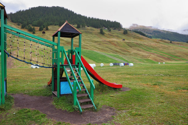 山里的儿童景点图片下载