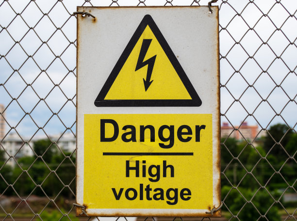 安全标志:警告，有触电危险图片下载