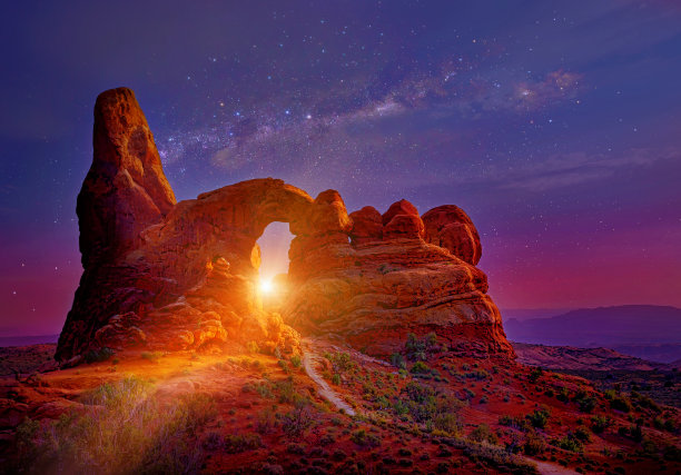 炮塔拱门的夜晚照片。拱门国家公园图片下载
