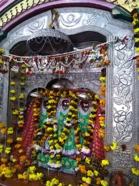 Devkali庙的神。图片下载