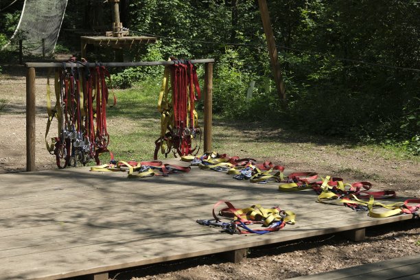 用于冒险公园的挽具图片下载