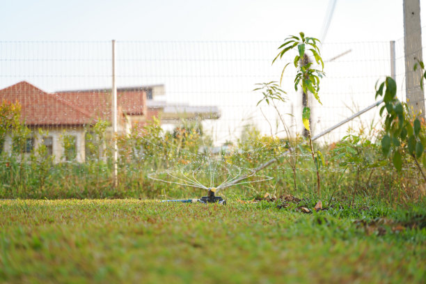 现代旋转洒水器图片下载
