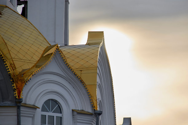 日落时山上的俄罗斯东正教教堂图片下载