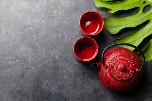 石桌上的日本绿茶图片下载