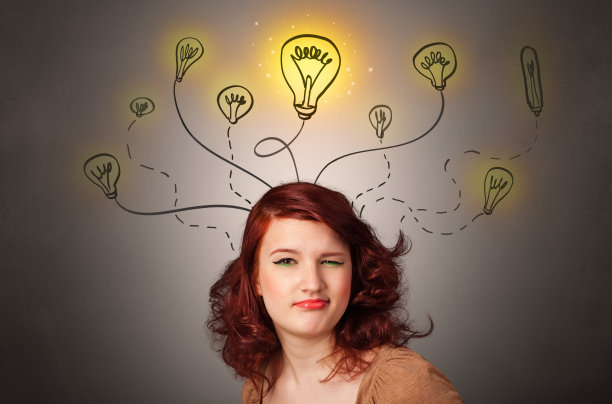 有设计思维概念的女孩图片下载