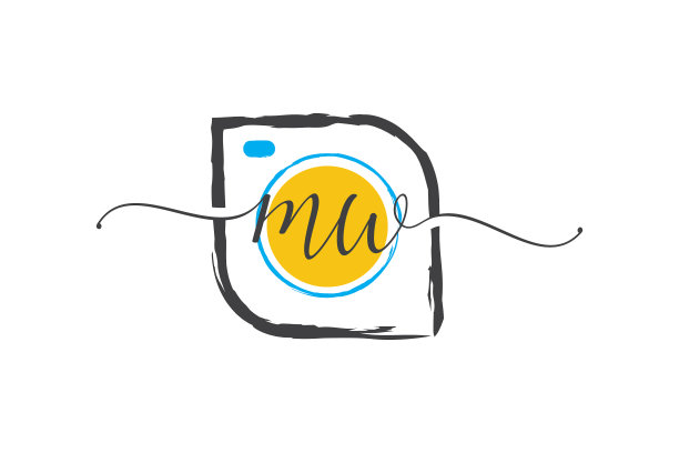 徽标最初用毛笔手写设计。图片下载