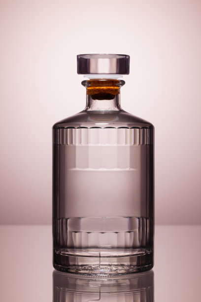 豪华白杯杜松子酒图片下载