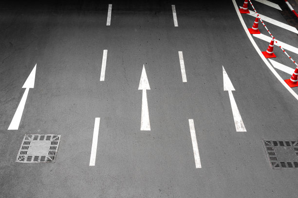 空的柏油路。图片下载